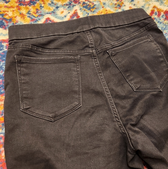 NWOT Gloria Vanderbilt 'All Around Slimming Effect' Black Jeggings Sz 8 - Picture 2 of 2